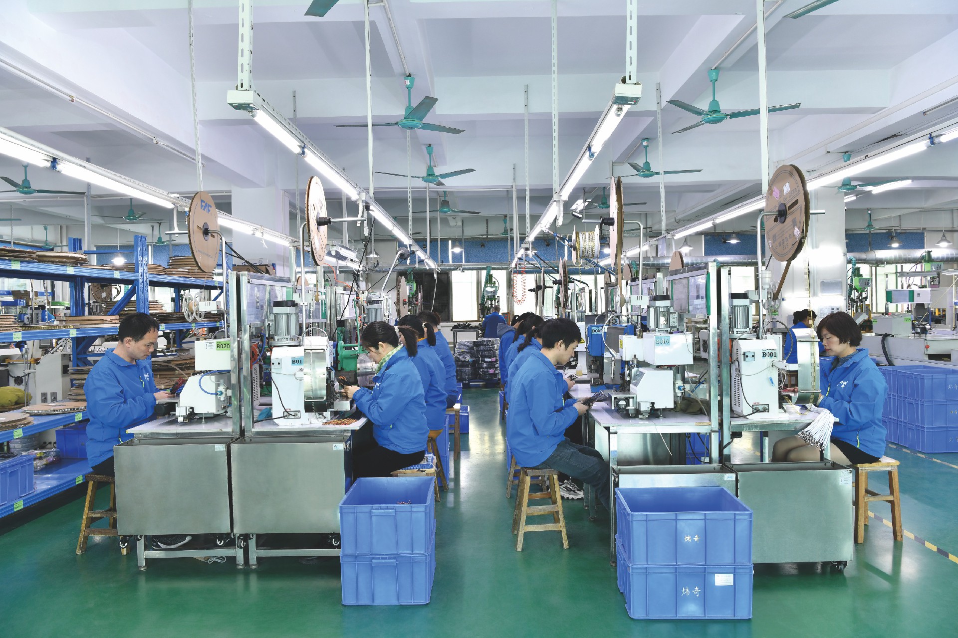 半自動打端子車間