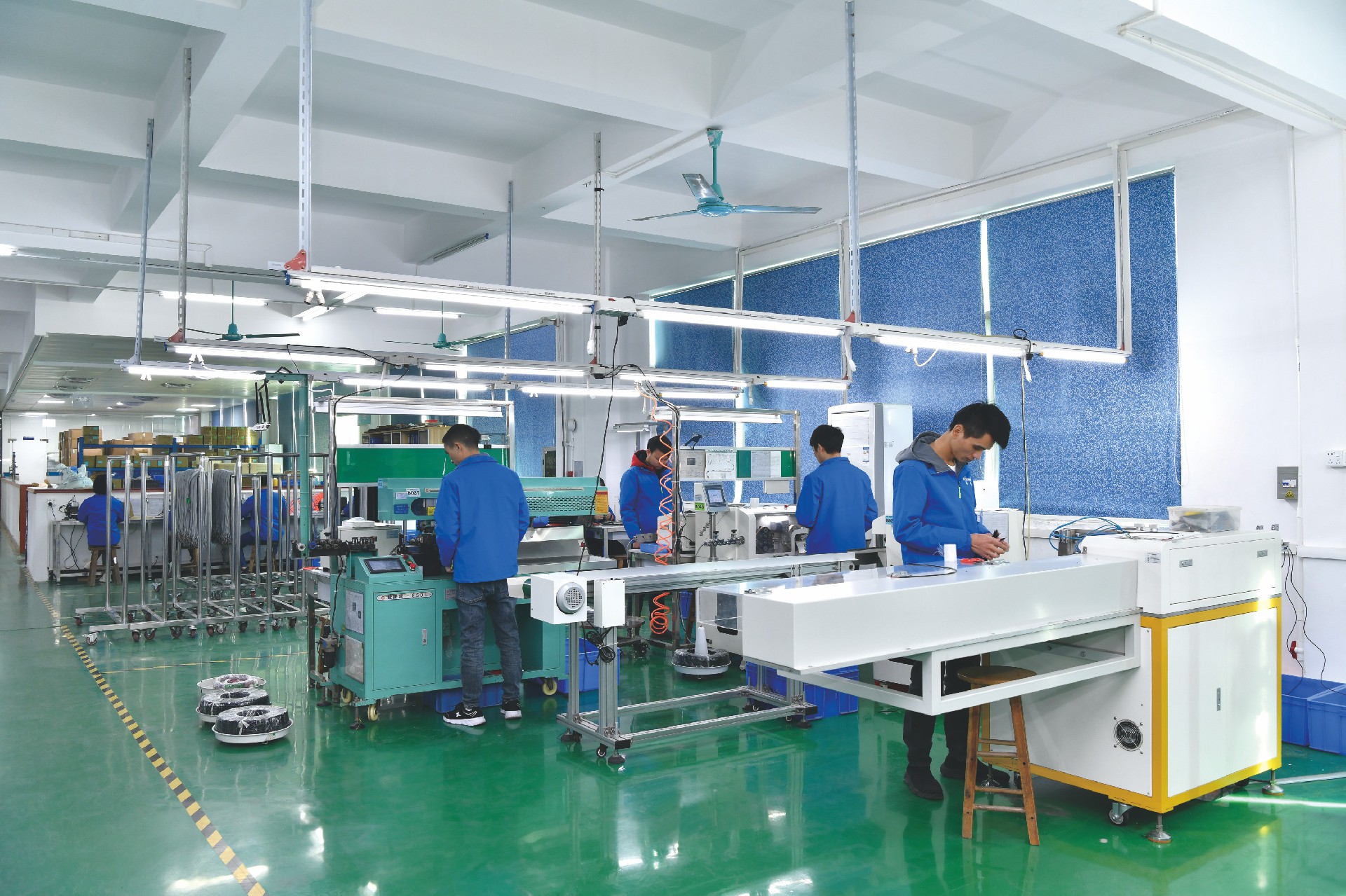 全自動裁線車間