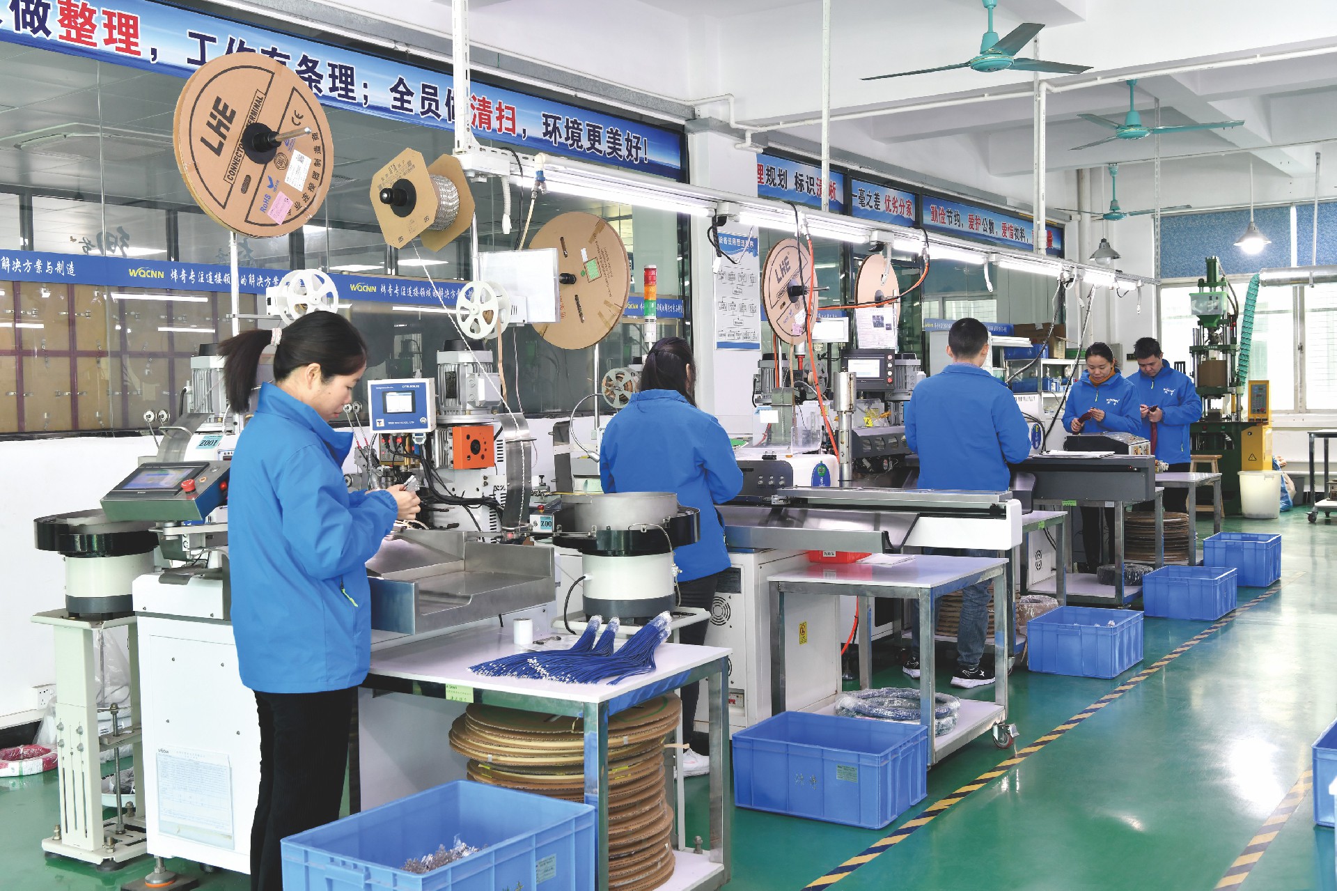 全自動端子機車間